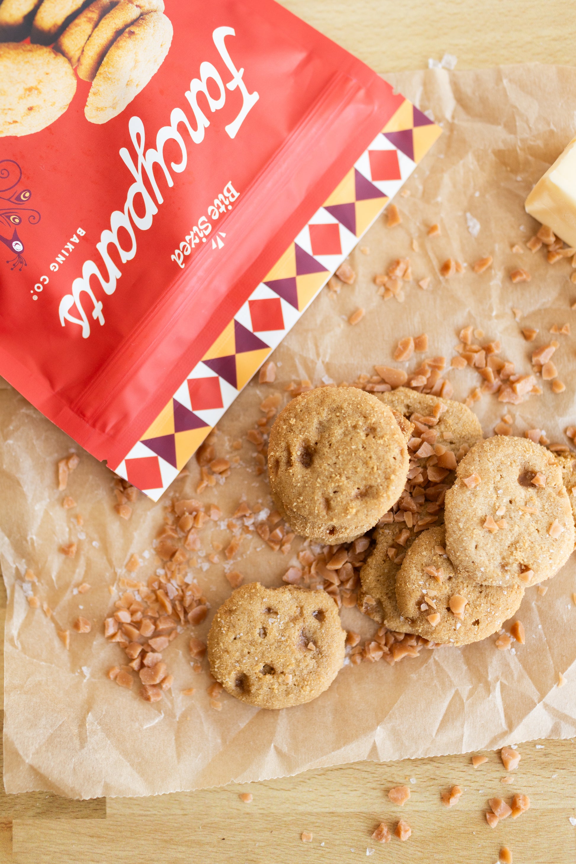 Fancypants crispy salted caramel cookies with caramel pieces and sea salt